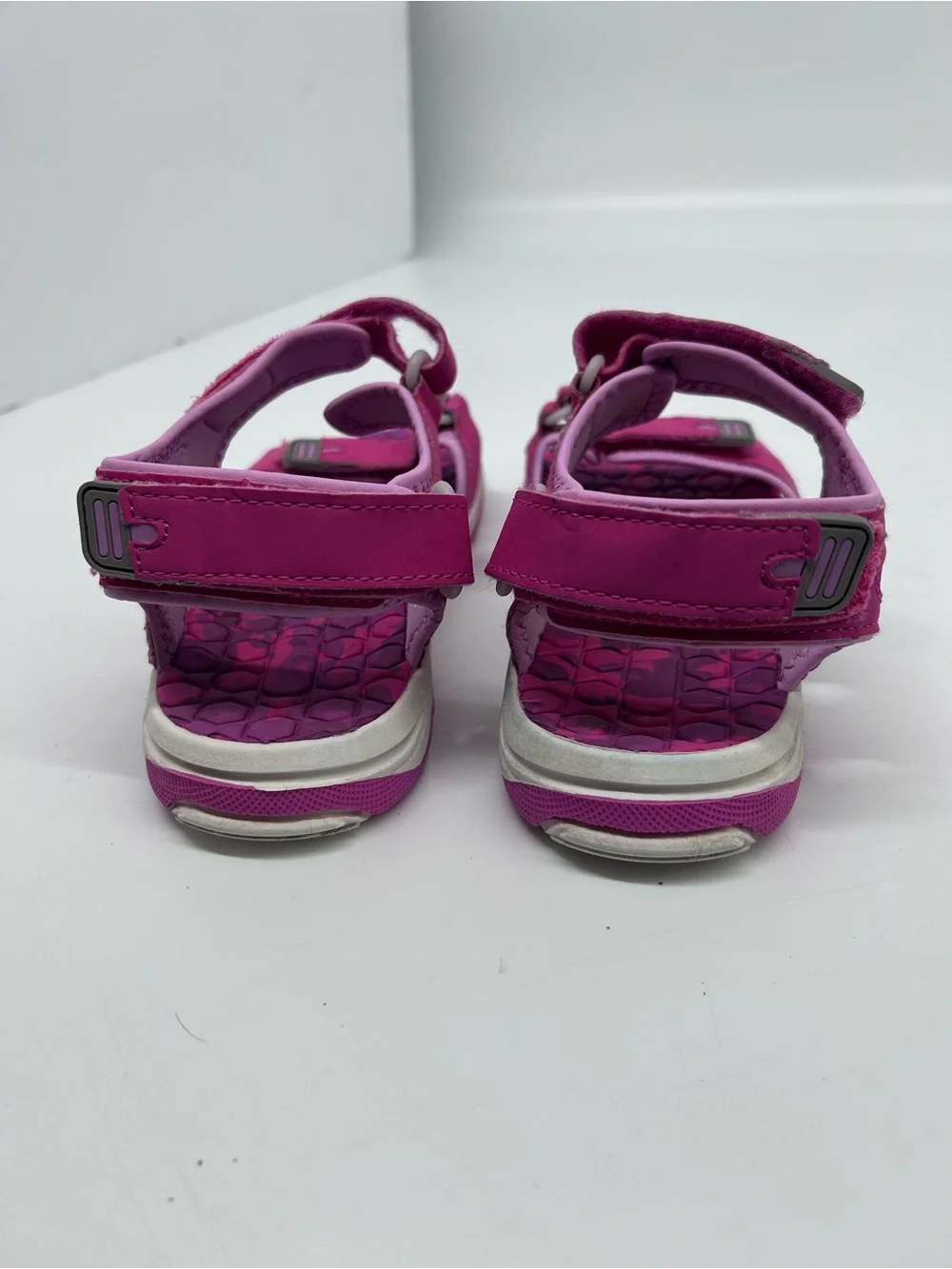 Eddie Bauer Girls' Bright Magenta Open-Toe Sport Sandals size 4